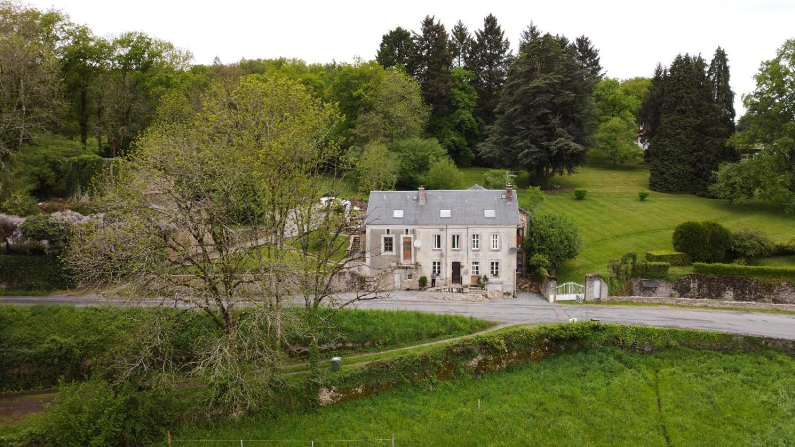 Vue Du Vallon Bersac-sur-Rivalier Buitenkant foto