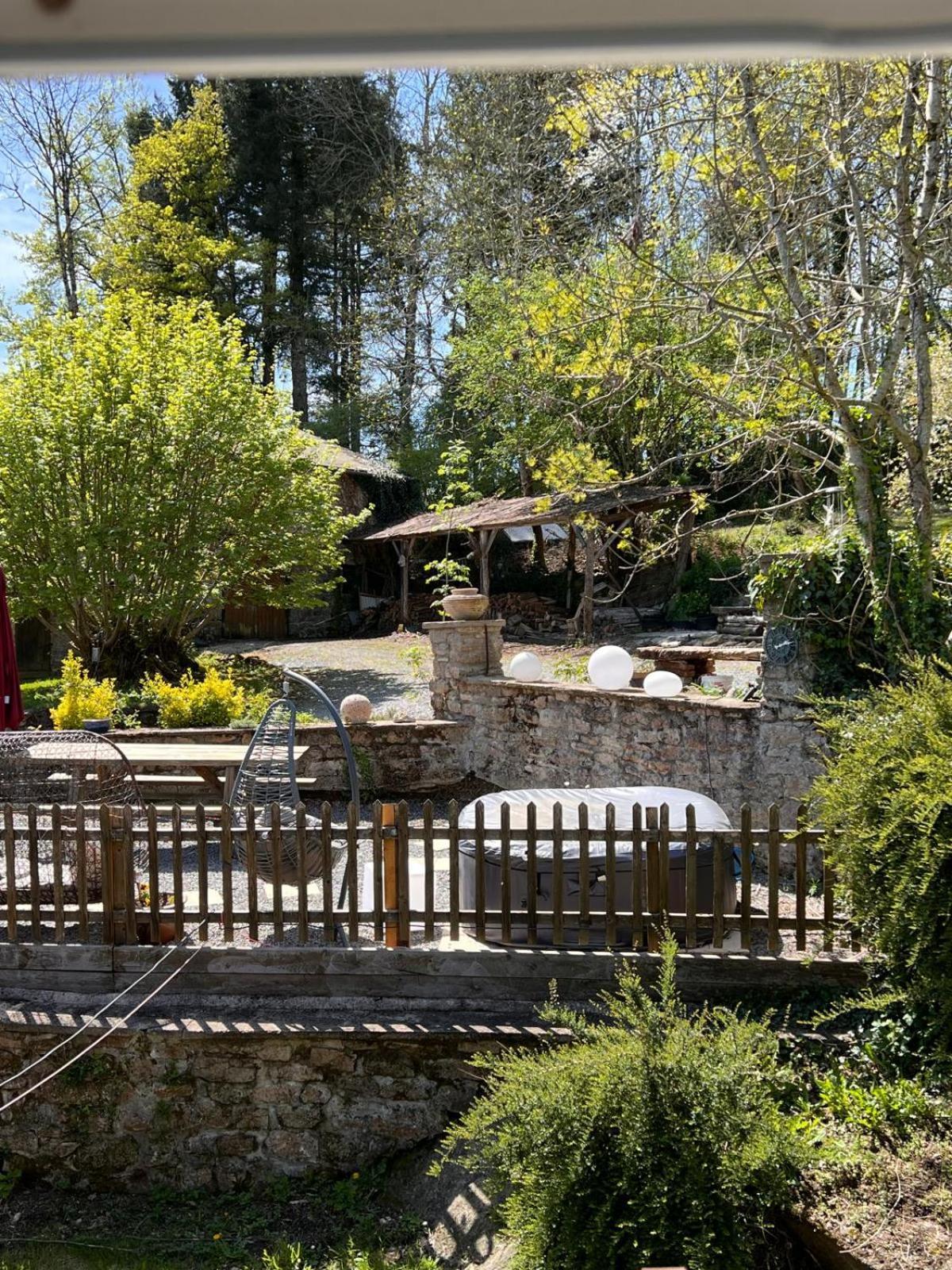 Vue Du Vallon Bersac-sur-Rivalier Buitenkant foto
