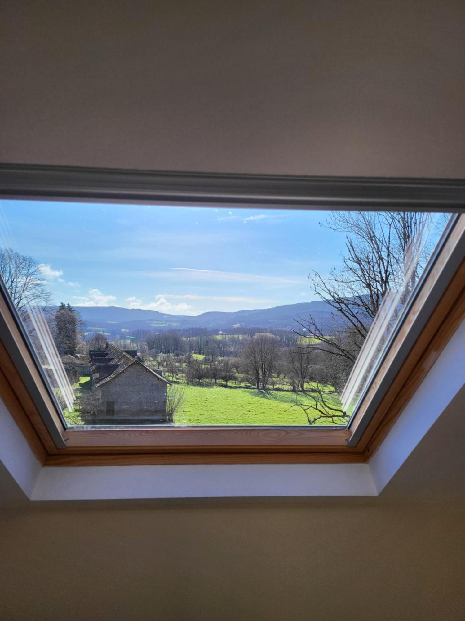 Vue Du Vallon Bersac-sur-Rivalier Buitenkant foto